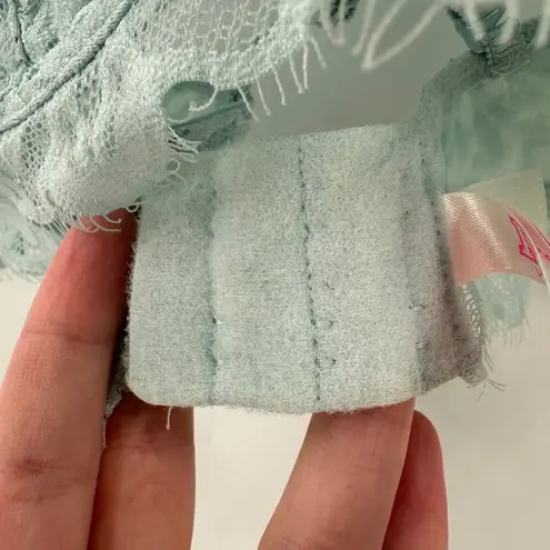 Victoria's Secret Pink Mint Crisscross Back Underwire Lace Bralette Size Small Green