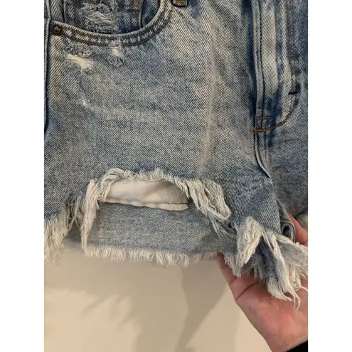 Hidden Mid Rise Frayed Hem Mom Shorts Jeans Light Denim Blue Women's Size Small