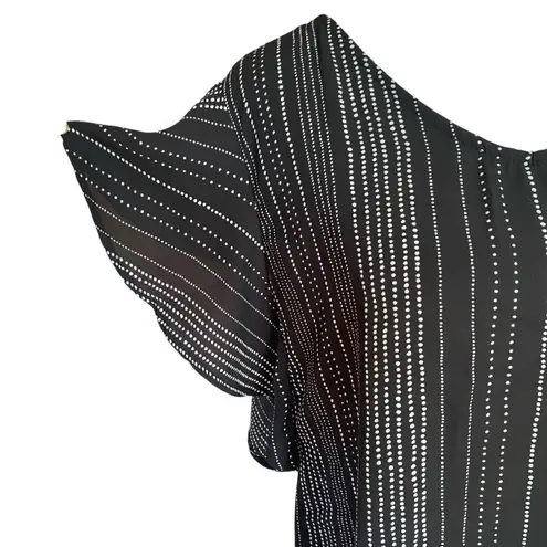 simply styled women's large black and white short flutter sleeve v-neck blouse