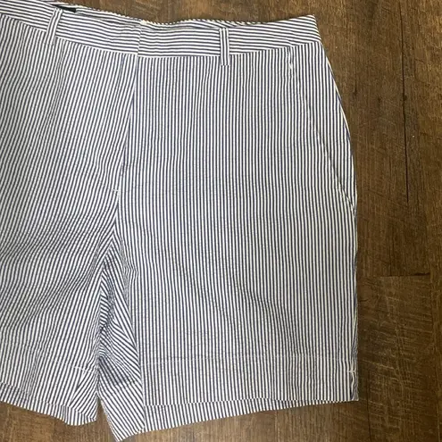 Brooks Brothers Seersucker 6” inseam Bermuda Shorts Casual Fit Hi Rise preppy