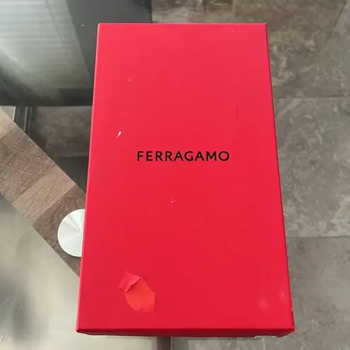 Salvatore Ferragamo Ferragamo Anz Vara Bow Pump in Black, Size 7 New in Box