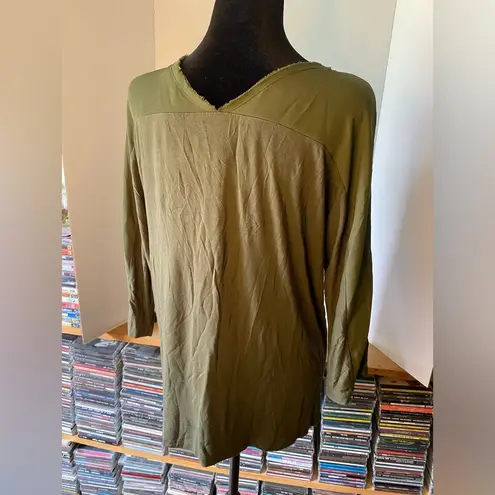 Harvé Benard 3/4 sleeve Green blouse with grommet detail