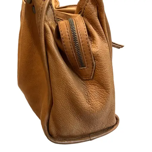 ENTRY American Leather Lenox Triple Satchel