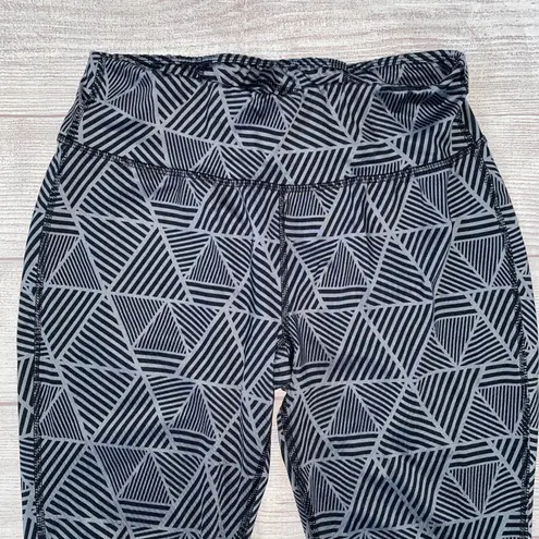 Avia women XS pull on print leggings w/elastic waist black and grey