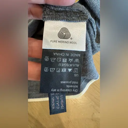 Goelia 100% pure merino wool short sleeve top gray size 8 / 10