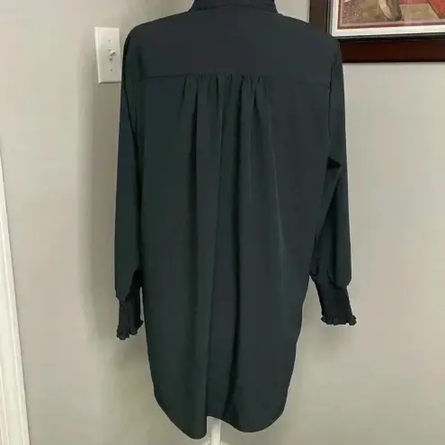 Soft Surroundings  The Vivian Shirt Black long button down piecrust collar PLarge