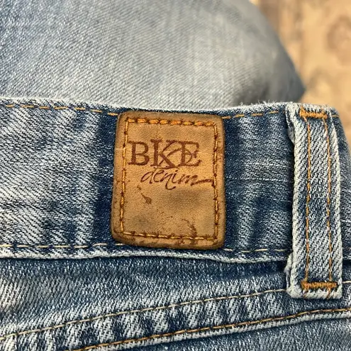 BKE Blue Flare Wide Leg Jeans with Classic Denim Style size 32x29 1/2.