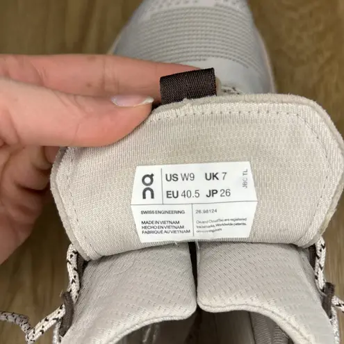 On Cloud Womens 9 Athletic Shoes CLOUDNOVA Running Gray Pink Cushion Support