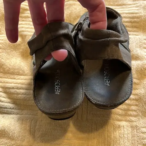 Aerosoles Aweosoles size 6.5 greenāsuedeĀ zip backāankle thong sandalsā
EUC
