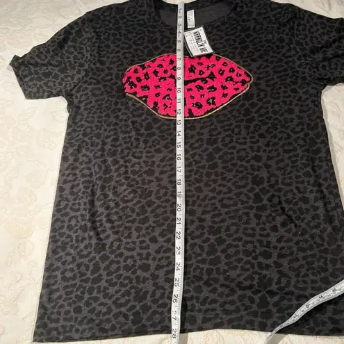 Pink Leopard Lips Chenille Patch Graphic Tee Black Size M
