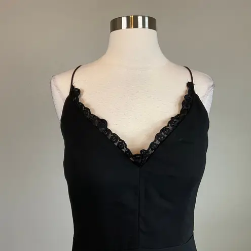 Jarlo Backless Lace and Crepe Long A