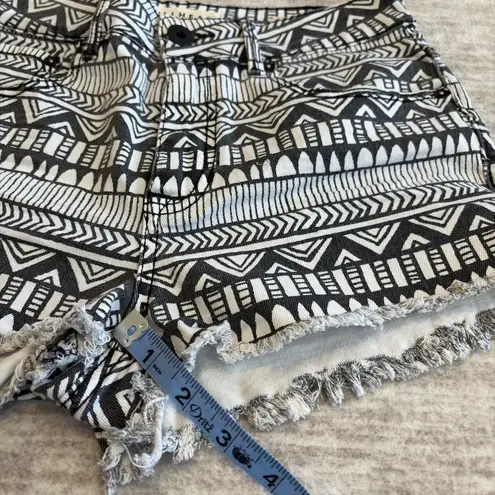 Pacsun Bullhead Aztec Tribal Mid Rise Denim Shorts Size 5 Frayed Hem Black White