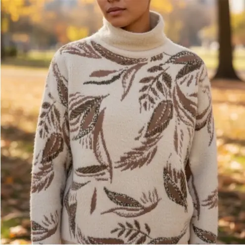 Tahari NWT Fuzzy Knit Patterned Sweater Size XS