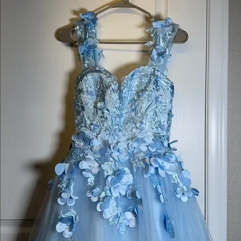 Ballroom Gown Off
