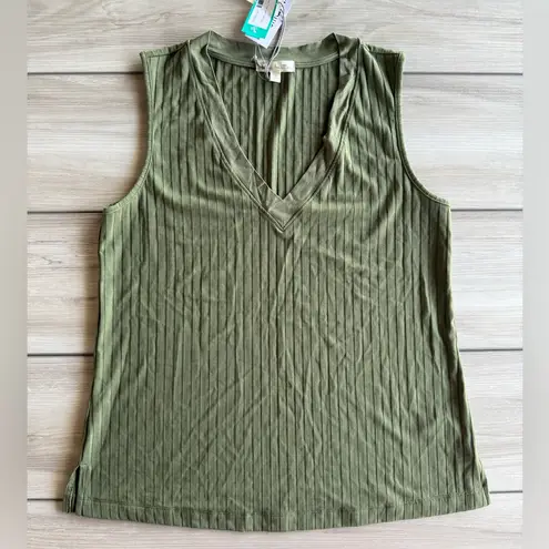 Nine Britton Ailee Rib V neck Tank with Side Slits Green Medium NWT STITCH FIX