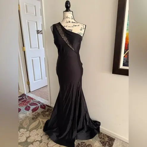 Nicki B One Shoulder Sheer Cut Side Slit Black Formal Gown Size M