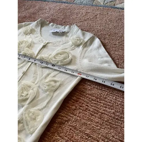 Studio V White Floral Rosette Cardigan XS 3D Applique Button Front Sweater White