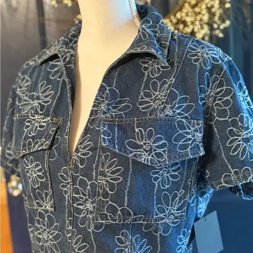 Lulus Lulu’s medium wash embroidery denim Crop Top size L NWT