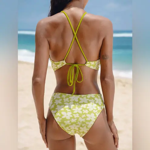 Berlook Light Green Jacquard Cut Out One