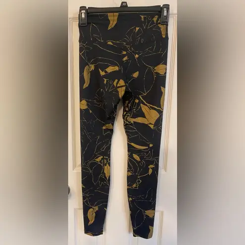Nike  | Black & Gold Yoga Pants, Size XS