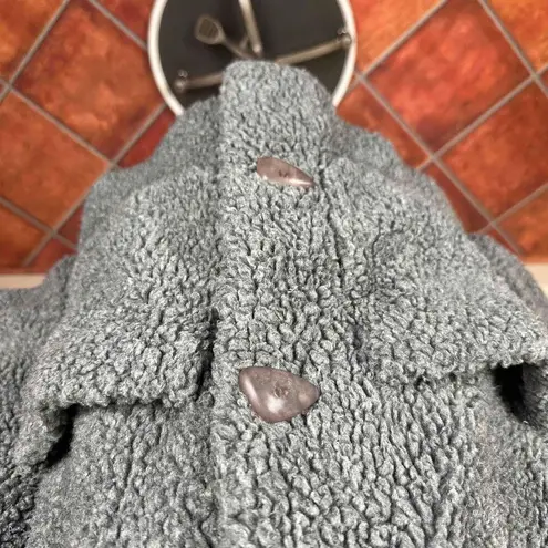 Neiman Marcus John Caruana Grey Button Up Collared Sherpa Coat Size Small