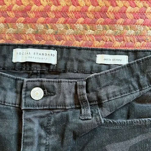 Sanctuary SOCIAL STANDARD BY  BLACK CAMO ANKLE SKINNY JEANS