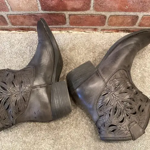 American Eagle  Jesse Women’s Gray western boots size 11