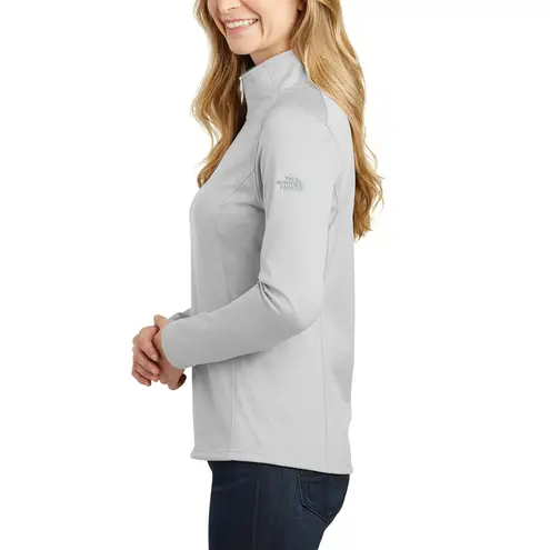 The North Face New With Tags  – Ladies Tech 1/4-Zip Fleece