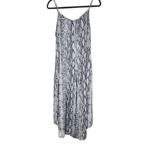 Entro  Gray and Black Snakeskin Cropped Jumpsuit with Wide Legs Size Small