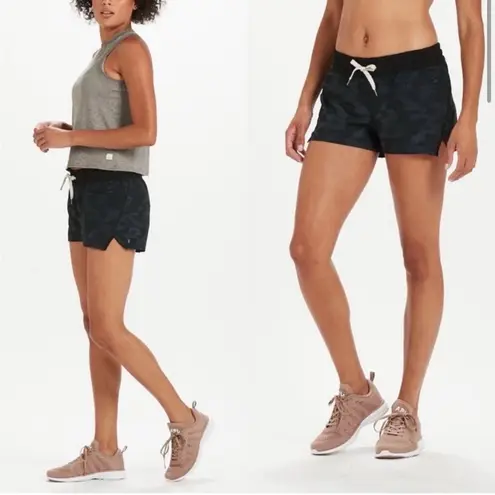 Vuori Clementine Black Athletic Shorts Lightweight Performance Sz:S