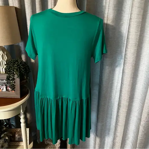 Zenana Outfitters Premium Womens Size Small Green Short Sleeve Tiered Dress Raw Hem Tunic