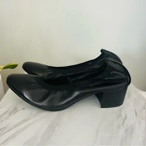 VANELi Gate Almond Toe Block Heel Leather Pump Shoe, Comfort Black, Size 7, NWOT Black