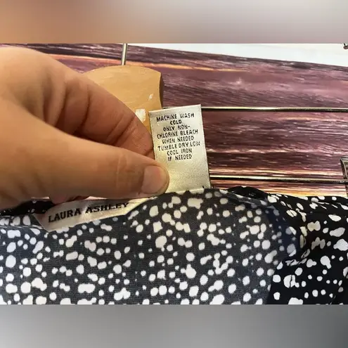 Laura Ashley Black and White Sleeveless V-Neck Dress.