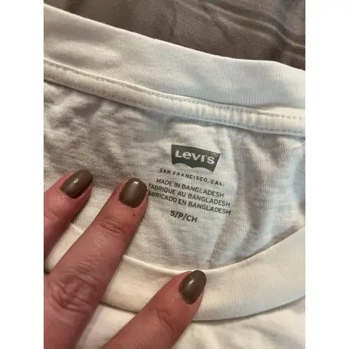 Levi's MSRP $25  Trendy Plus Cotton Graphic T-Shirt White Size Small