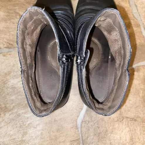 Natural Soul by Naturalizer Pleated Faux Leather Flat Ankle Booties, Size 7.5