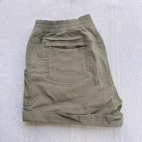 Mountain Hardwear Mountain Hardware Olive Shorts Size 10