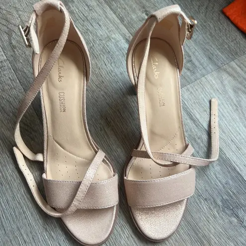 Clarks NWOT  heel sandals size 9 - Image 1