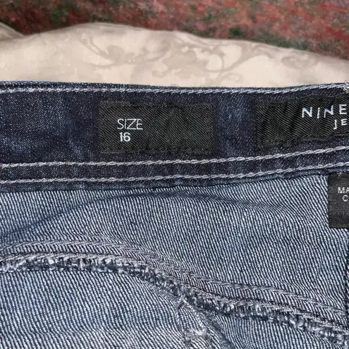 Nine West  Medium Washed Denim Capris Embellished Back Pockets High Rise Size 16