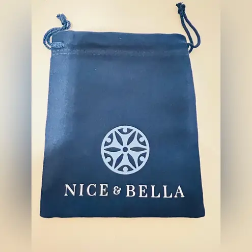 Nice & Bella Gold Layered Necklace with small crystal