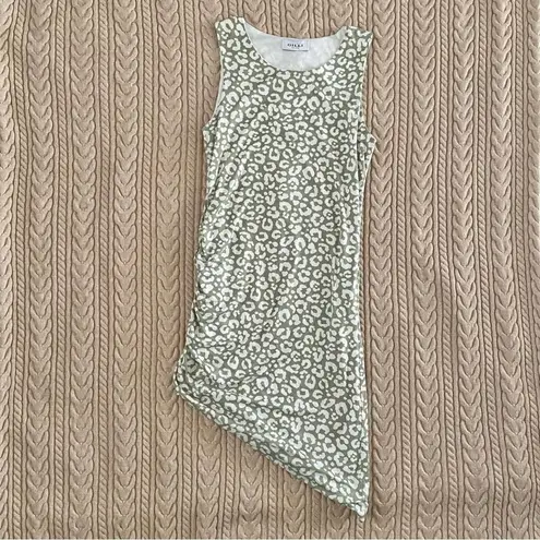 Gilli White Green Sleeveless Bodycon Asymmetric Hem Animal Print Mini Dress Sz S