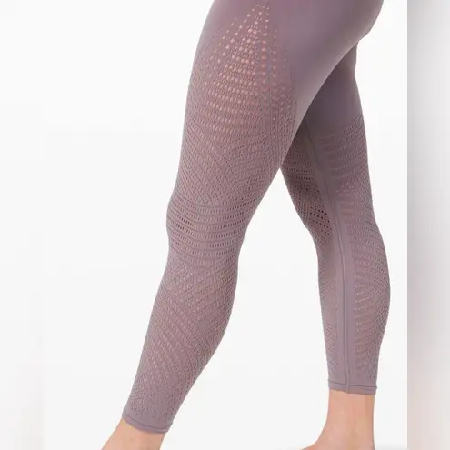 Lululemon  reveal 7/8 leggings size 8
