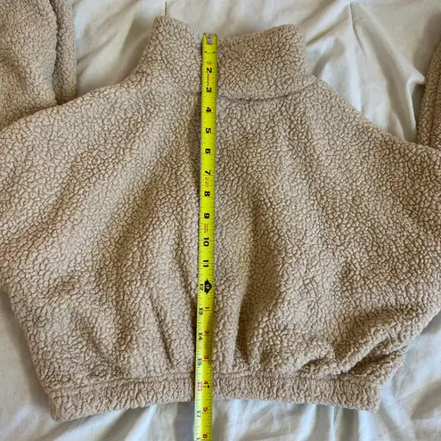 SheIn Neutral Beige Fuzzy Two Piece Co-ord Lounge Sweatpants Set Size Medium - Image 7