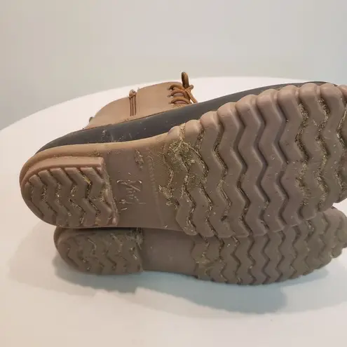 Yuu Duck Boots Size 9M