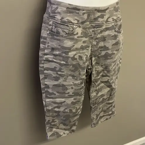 Belle by Kim Gravel Camo Triple Luxe Cropped Pull On Capri Jeans