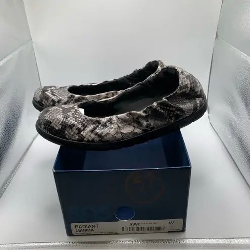 NWB SAS Women's Radiant color Mamba snake print size 6 Wide flats 1695
