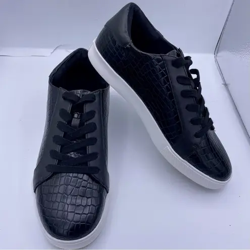 Katy Perry crocodile lace up luxe sneakers black/white women Size 7 1/2