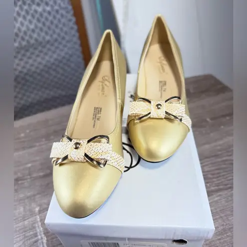 Sofwear Elegant feminine flirty women's shoes with bow and pointed heel Gold 7