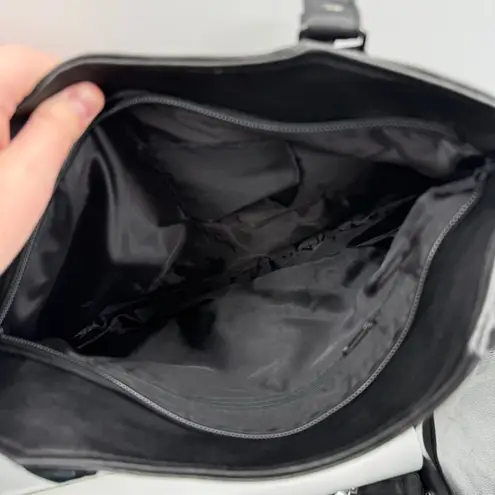 wilson's leather NWT Shoulder Bag Black Women’s Handbag Classic Everyday Purse