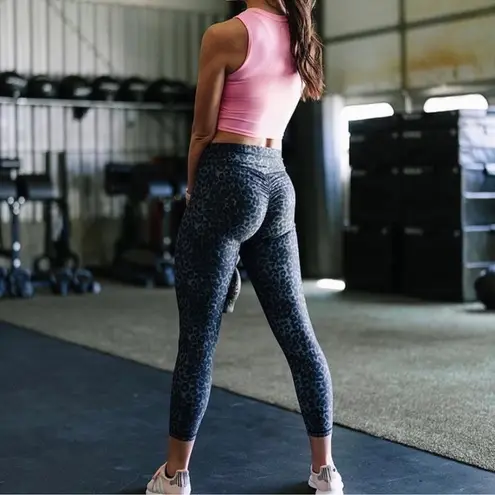 Zyia Stone Leopard Scrunchy Light n Luxe 7/8 24” Leggings 8-10