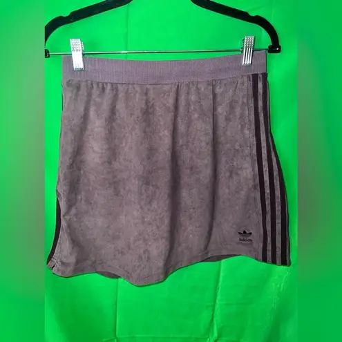 Adidas  Velvet Mini Skirt size Medium - Image 3